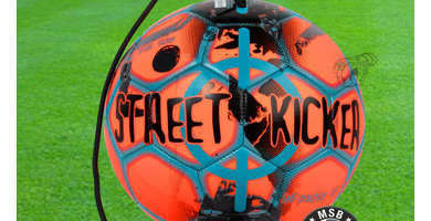 Le ballon Select Street Kicker